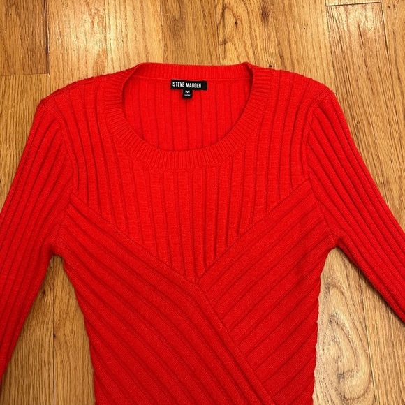 Steve Madden Sirena red ribbed knit sweater dress. Size M - Picture 6 of 8